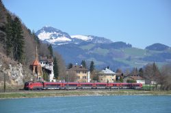 Österreich E-Lok Siemens Taurus Reihe 1116 der ÖBB mit Railjet am Inn zwischen Kufstein und Kiefersfelden